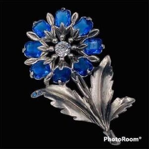 Vintage 1940's Sapphire Blue Stones Large Flower Brooch